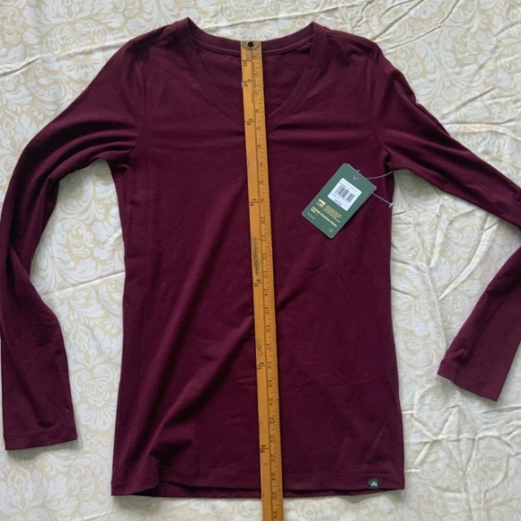 Tech wick Base Layer - Picture 2 of 4